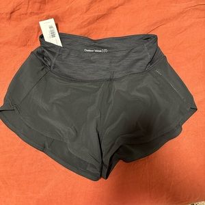 Outdoor voices Hudson shorts 2.5